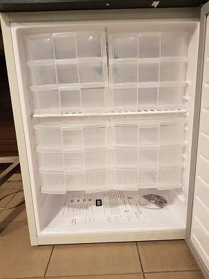 Organizer z szufladami na leki i szczepionki